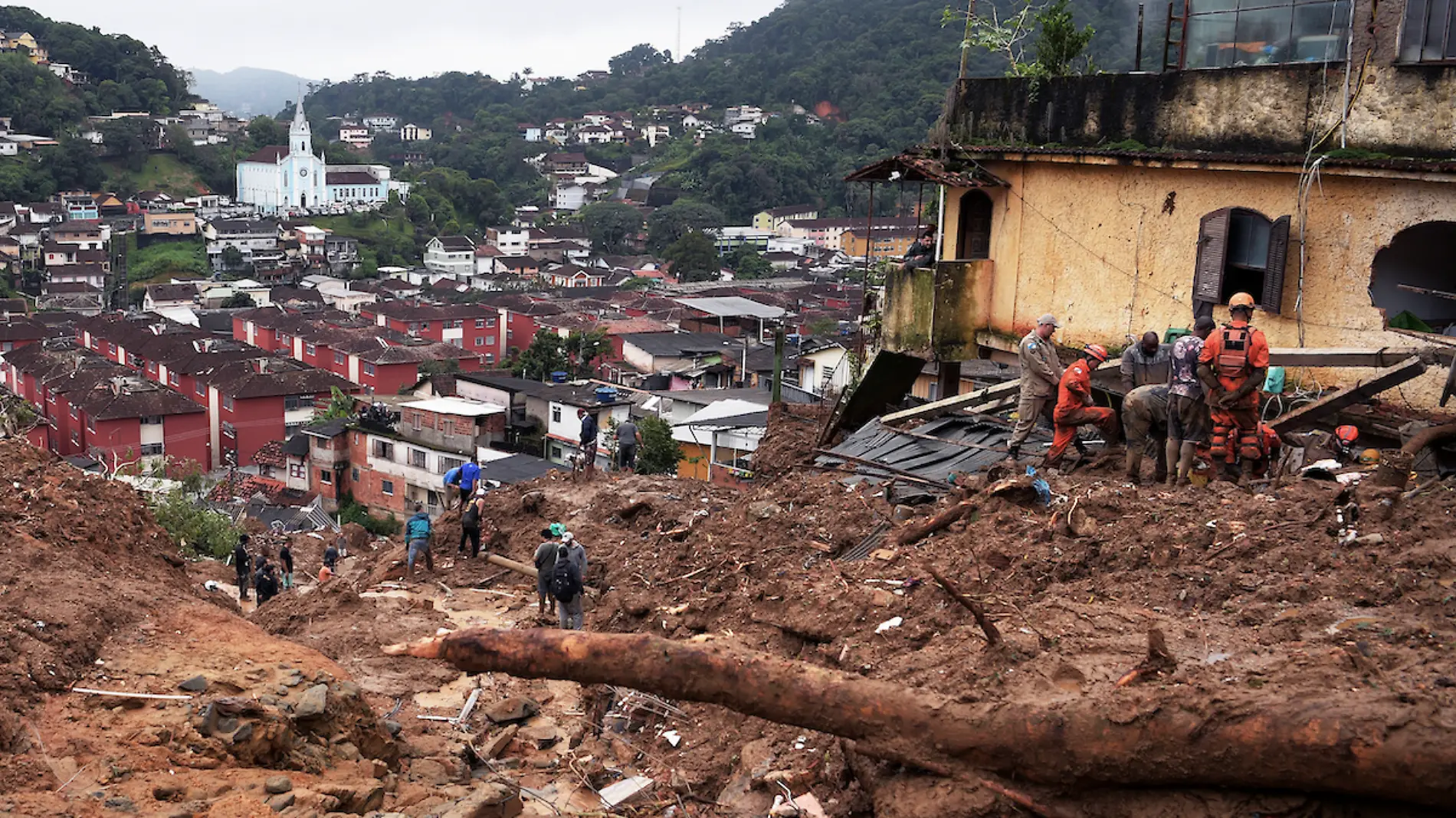 Desplazamientos de tierra dejan 58 personas muertas en Río de Janeiro